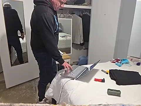 Handsolo_pornのウェブカメラショー