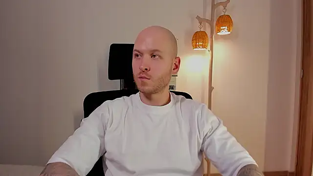 Adam_Meyer10のウェブカメラショー