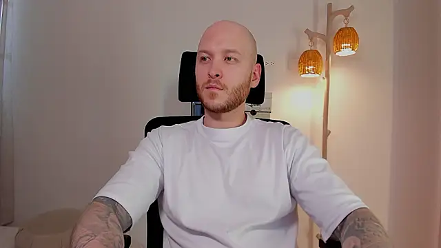 Adam_Meyer10's Webcam Show