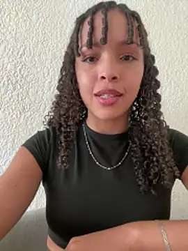Chatroom XXX en direct de Yasmin777_