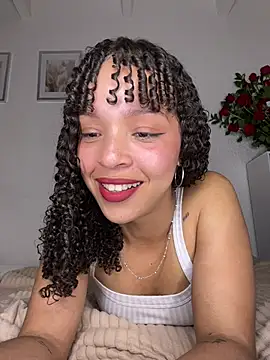 Chatroom XXX en direct de Yasmin777_