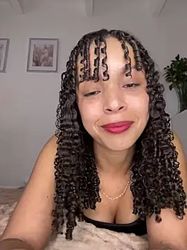 חדר צ'אט בשידור חי של Yasmin777_