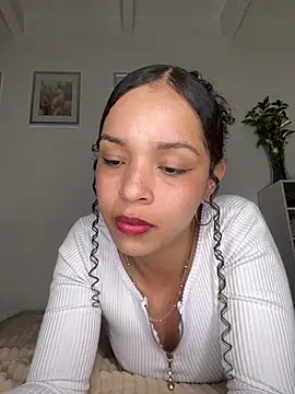 Yasmin777_ 라이브 XXX 채팅
