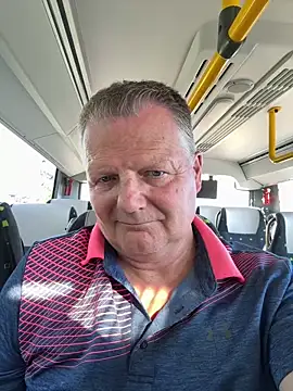 The_Oldbullのウェブカメラショー