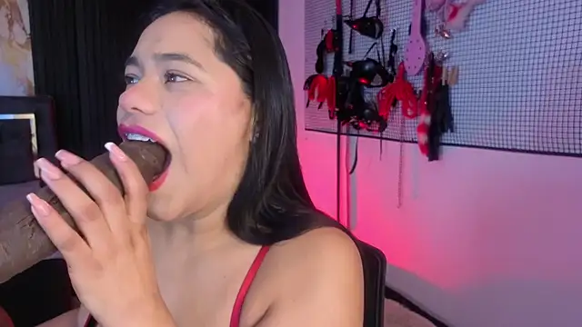 Issafoxx's Webcam Show