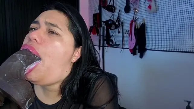 Issafoxx's Live XXX Chat
