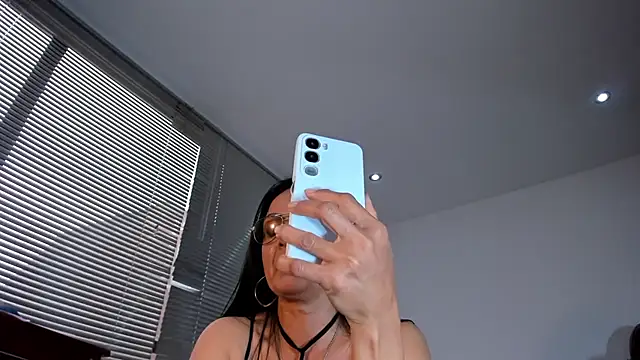 Busty_Charms' Webcam Show