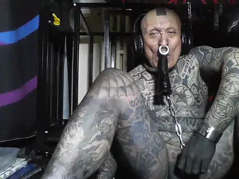 Pokazy przed kamerką – object857