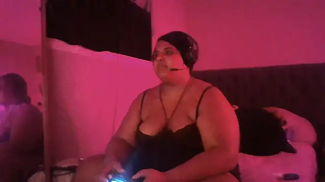 1n0nlythroat's Webcam Show