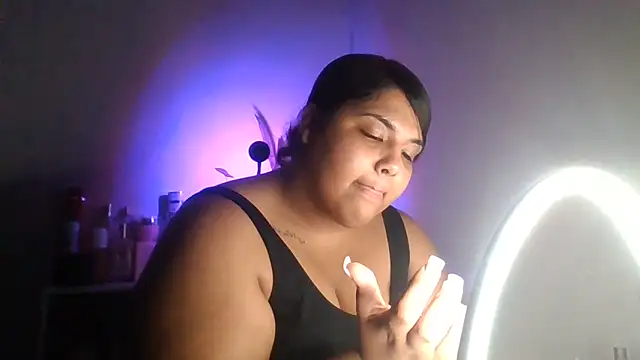 1n0nlythroat Chat XXX in diretta