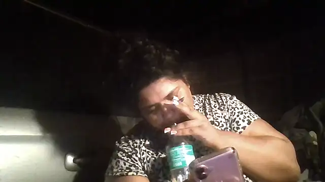 1n0nlythroat's Live XXX Chat