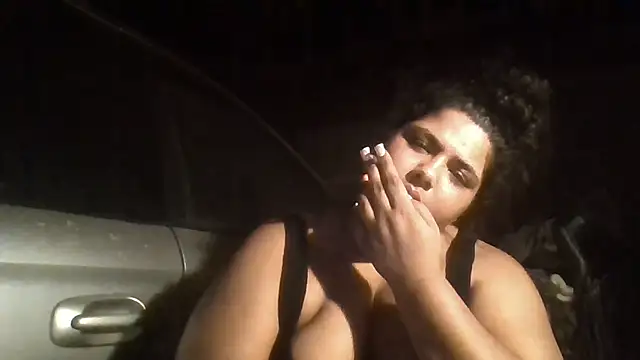 Chat XXX en directo de 1n0nlythroat