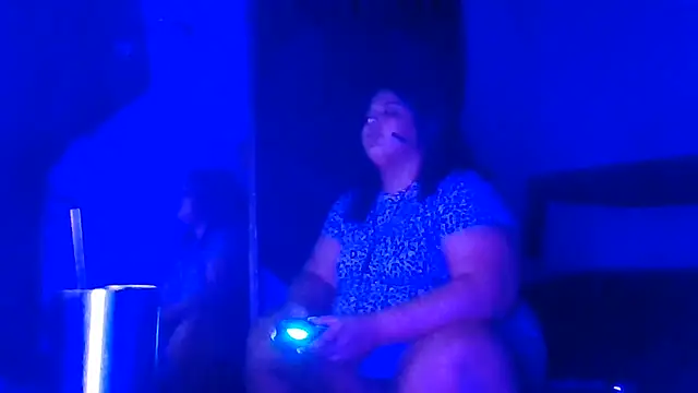 1n0nlythroat's Webcam Show