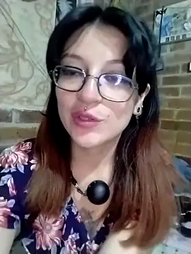 _Alaskamisa's Live Chat Room