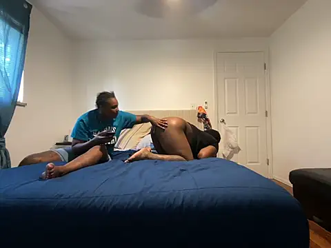 Tattedupdek élő XXX-chatje