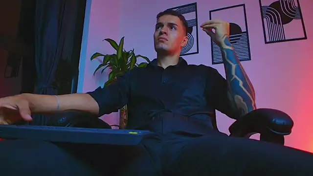 Show de ALPHA_DOMINUS_ na webcam