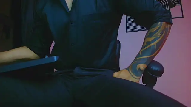 ALPHA_DOMINUS_'s Live XXX Chat