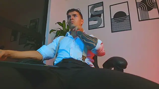 ALPHA_DOMINUS_ webcam show