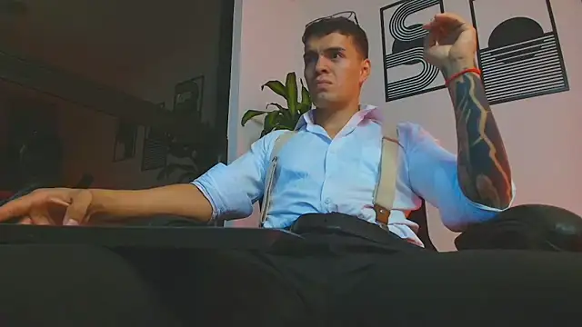 ALPHA_DOMINUS_ Show in webcam