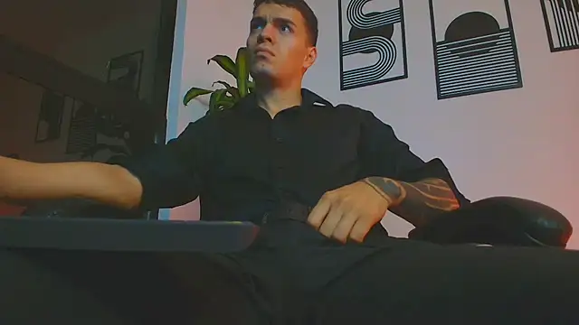 ALPHA_DOMINUS_ Show in webcam