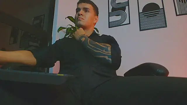ALPHA_DOMINUS_ Webcam Show