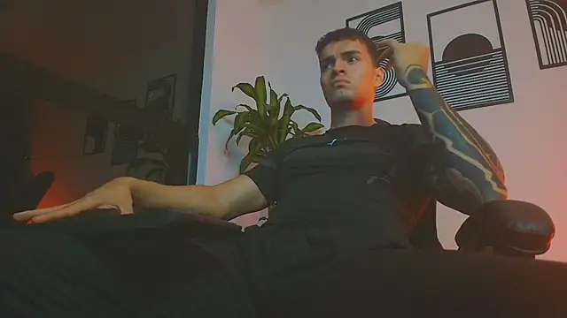 Show modela ALPHA_DOMINUS_ na web-kameri