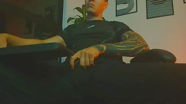 ALPHA_DOMINUS_: вебкам-шоу