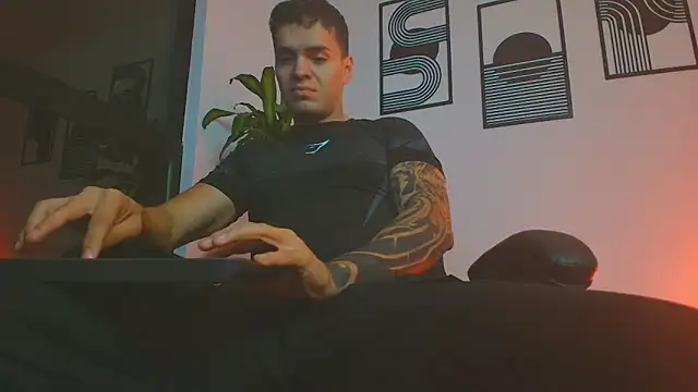 ALPHA_DOMINUS_ Show in webcam