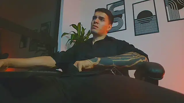 Show modela ALPHA_DOMINUS_ na web-kameri