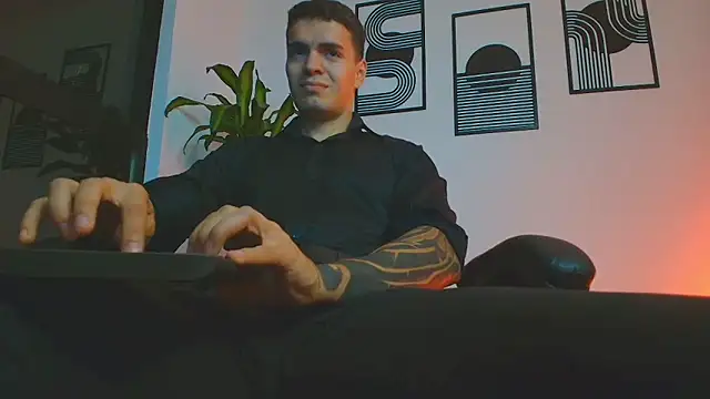 Show modela ALPHA_DOMINUS_ na web-kameri