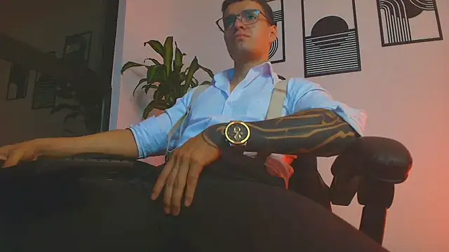 ALPHA_DOMINUS_ Show in webcam