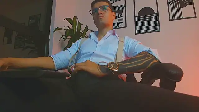 ALPHA_DOMINUS_ Show in webcam