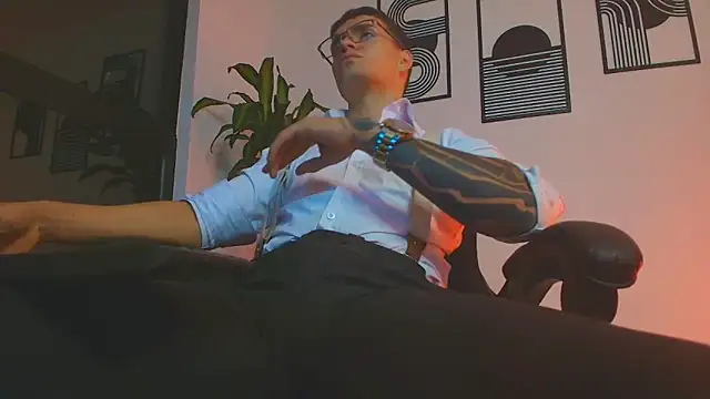 ALPHA_DOMINUS_ Show Webcam