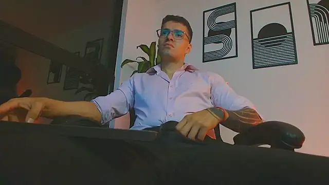 ALPHA_DOMINUS_: вебкам-шоу