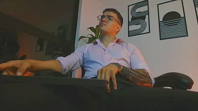 ALPHA_DOMINUS_ 网络视讯表演