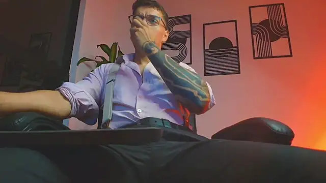 ALPHA_DOMINUS_ 在線直播表演