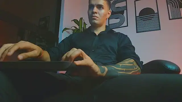 ALPHA_DOMINUS_: вебкам-шоу