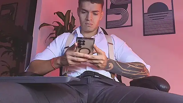 ALPHA_DOMINUS_ Show in webcam