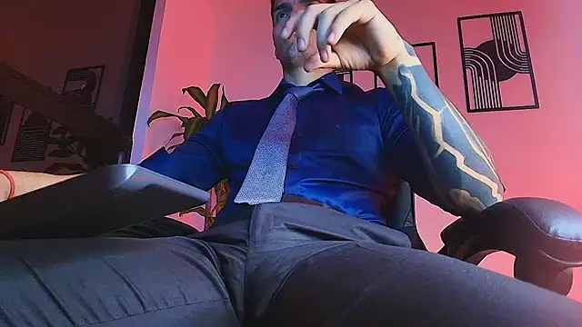 ALPHA_DOMINUS_ Show in webcam