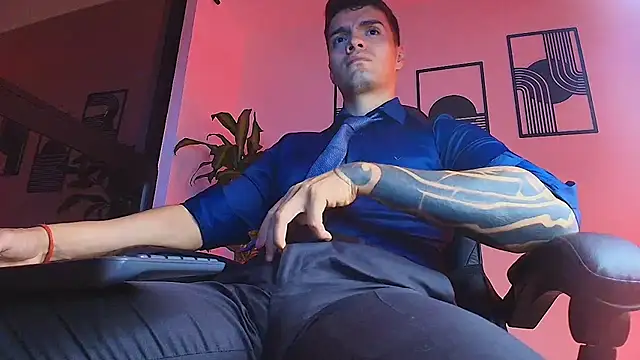 ALPHA_DOMINUS_ Show in webcam