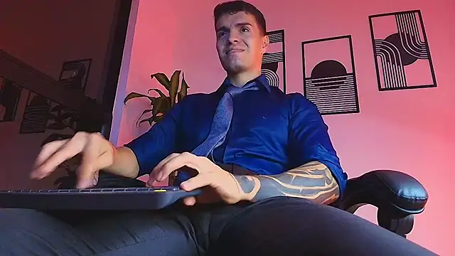 ALPHA_DOMINUS_ Show in webcam
