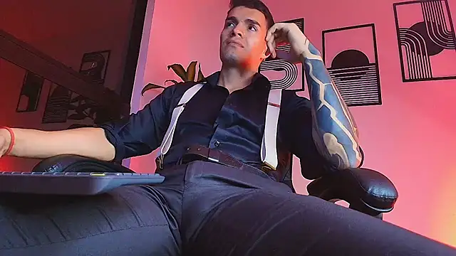 ALPHA_DOMINUS_ Show in webcam