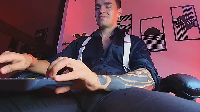 ALPHA_DOMINUS_ webcam show