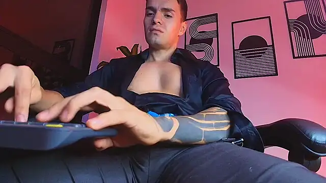 Вебкам-шоу ALPHA_DOMINUS_