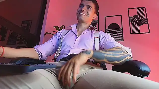 ALPHA_DOMINUS_: διαδικτυακό σόου στην κάμερα