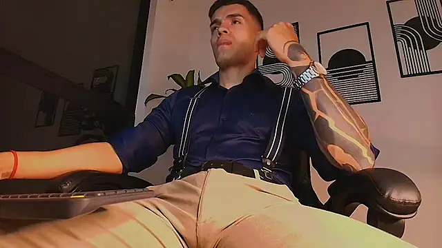 ALPHA_DOMINUS_ webcam show