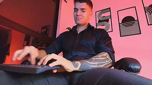 ALPHA_DOMINUS_ webcam show