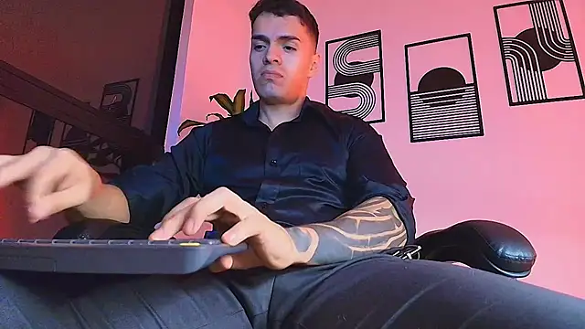 ALPHA_DOMINUS_ webcam show