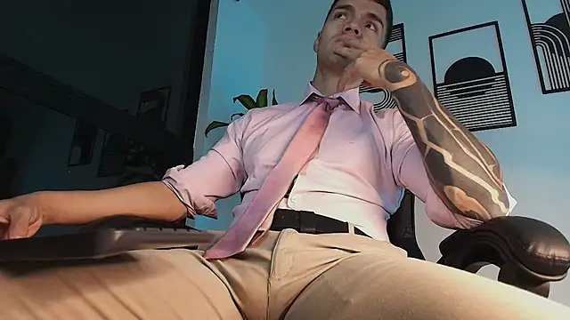 ALPHA_DOMINUS_ Adlı Modelin Web Kamerası Şovu