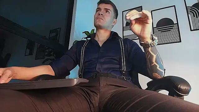 ALPHA_DOMINUS_ Show in webcam